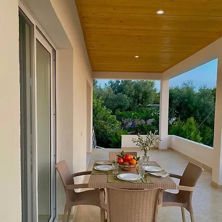 Sunny Hill Free Parking Villa